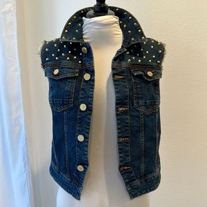 NWT || Romeo & Juliet Couture Studded Denim Vest sz Small